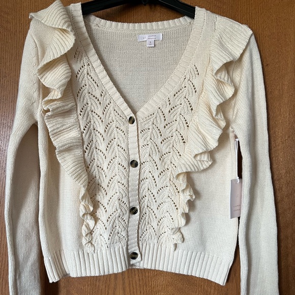 LC Lauren Conrad Sweaters - NWT! Pretty Lauren Conrad Cropped Cardigan